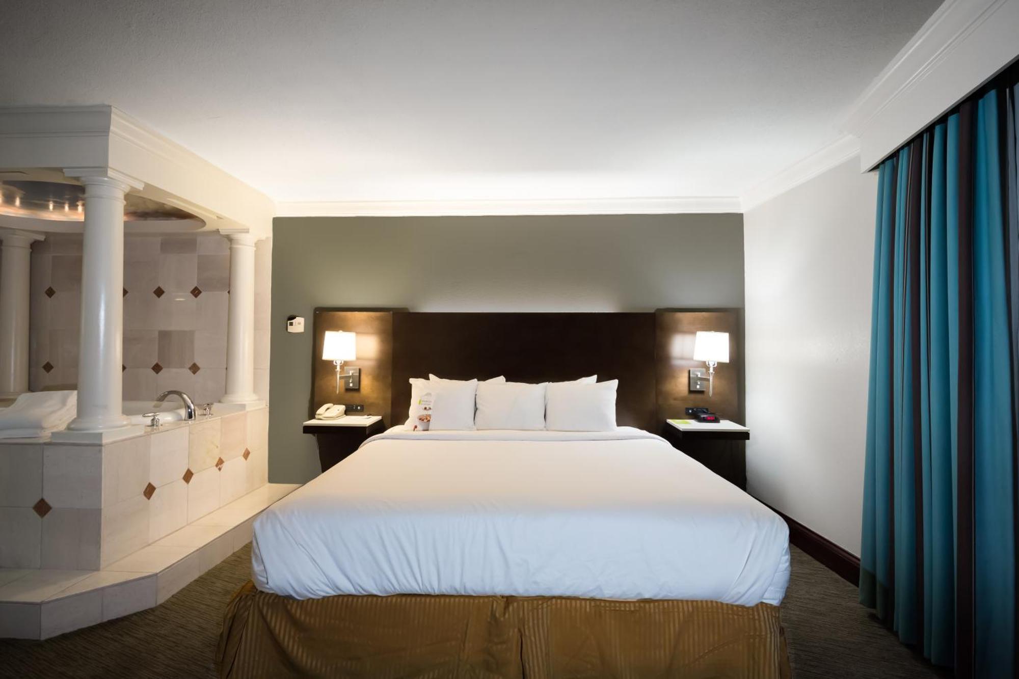 Radisson Hotel Cincinnati Riverfront Covington Exterior photo